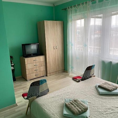 Guesthouse Petrovic ヴィルパザル エクステリア 写真